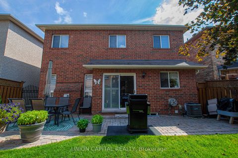 Photo 38 at 28 Sail Crescent, Vellore Village, Vaughan