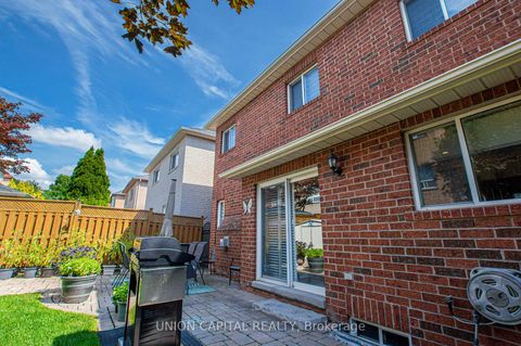 Photo 39 at 28 Sail Crescent, Vellore Village, Vaughan
