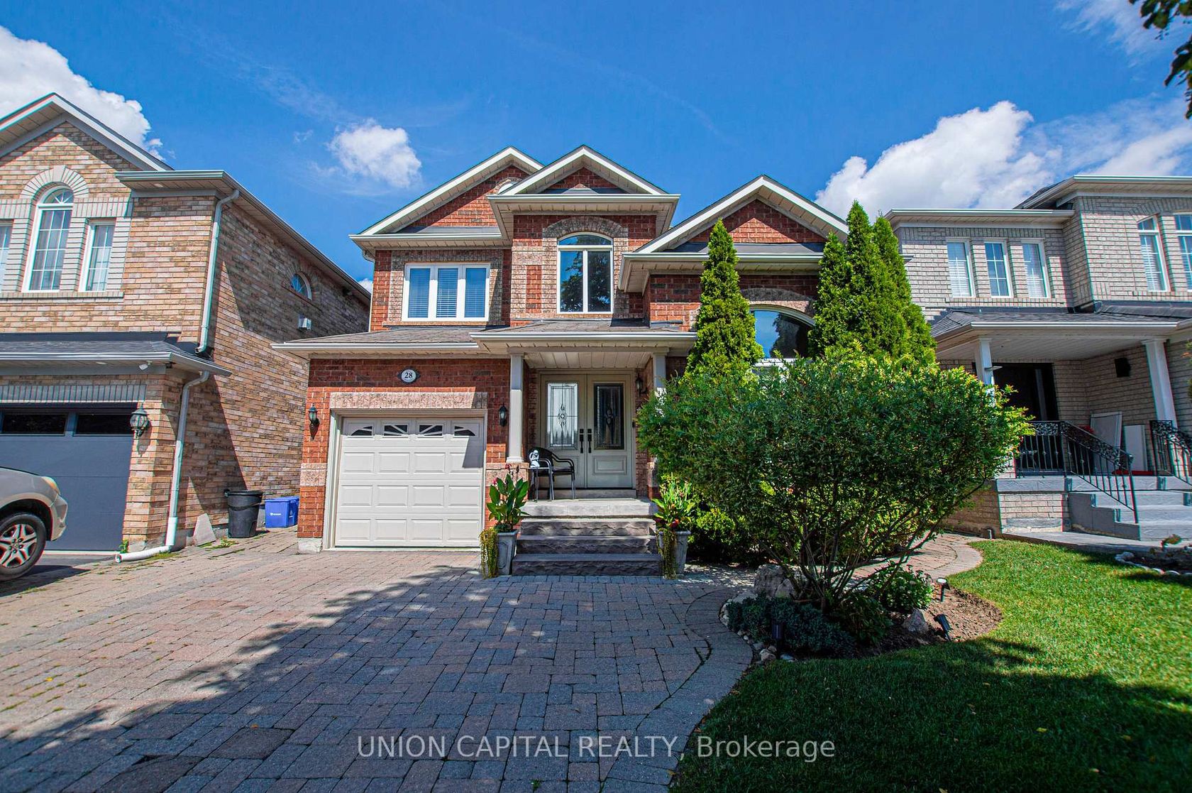 28 Sail Crescent, Vellore Village, Vaughan photo number 2