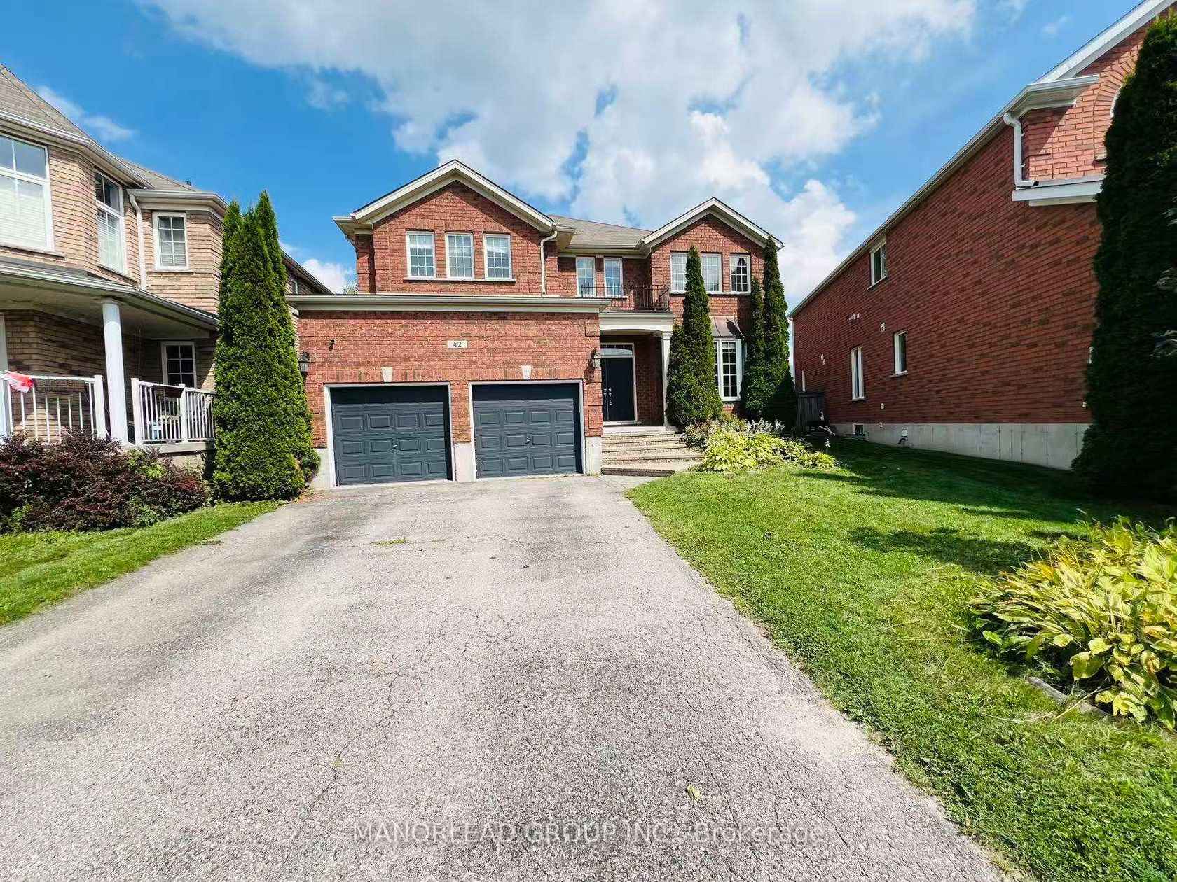 42 Parisian Crescent, Shore, Barrie photo number 2