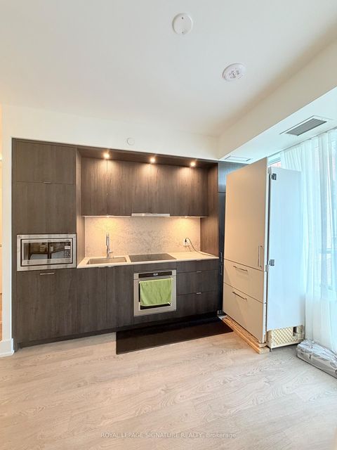 Photo 6 at 301 - 259 The Kingsway, Humber Valley, Toronto