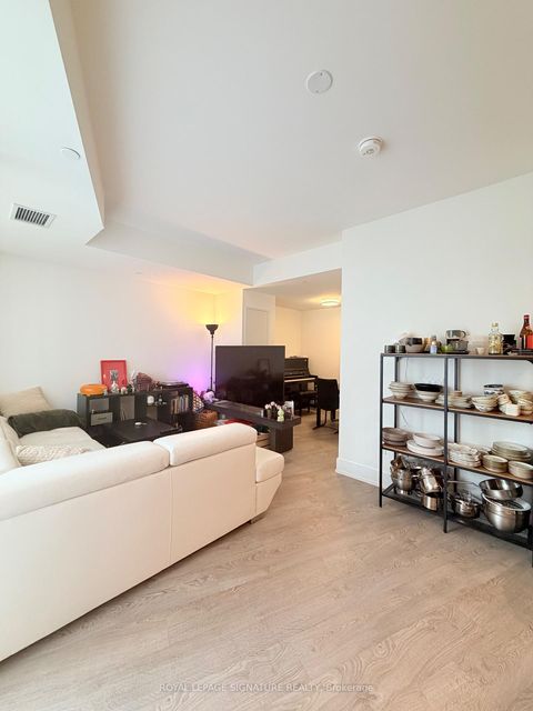 Photo 9 at 301 - 259 The Kingsway, Humber Valley, Toronto