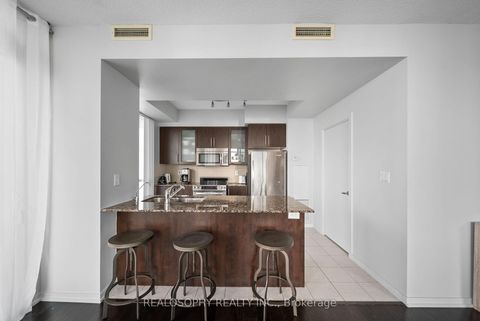 Photo 10 at 4305 - 65 Bremner Boulevard, Waterfront Communities C1, Toronto