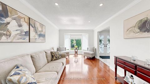 Photo 6 at 88 Kemano Road, Aurora Heights, Aurora