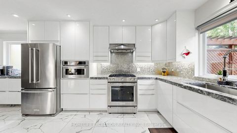 Photo 14 at 88 Kemano Road, Aurora Heights, Aurora