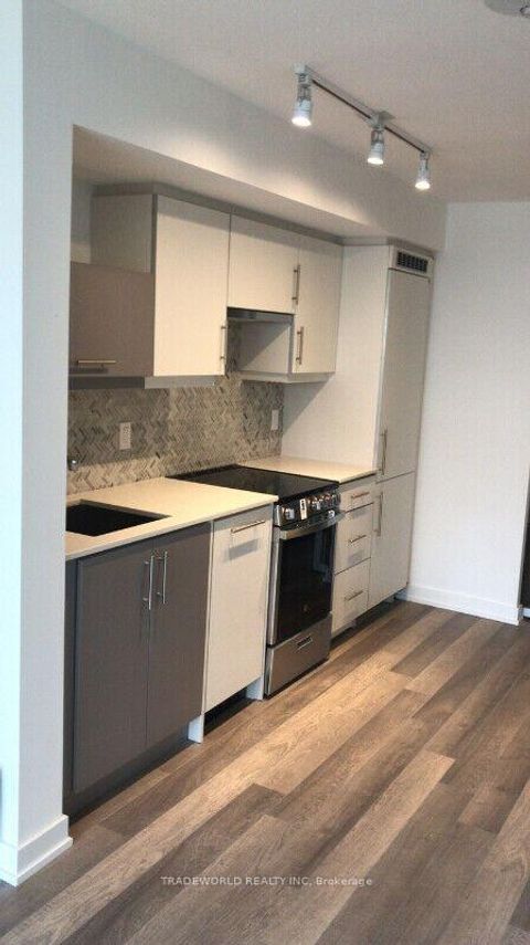 Photo 4 at 707 - 181 Huron Street, Chinatown, Toronto