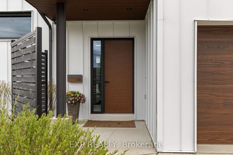 Photo 2 at 236 Cox Mill Road, Painswick North, Barrie