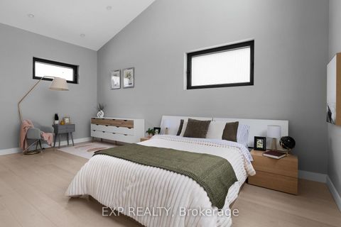 Photo 10 at 236 Cox Mill Road, Painswick North, Barrie