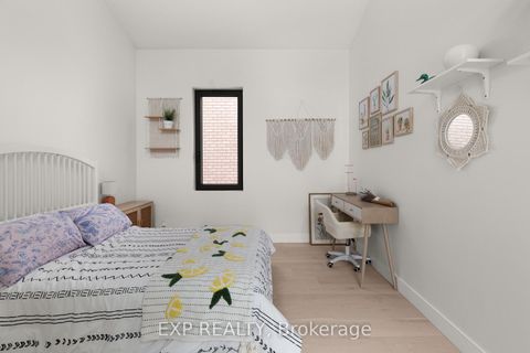 Photo 16 at 236 Cox Mill Road, Painswick North, Barrie