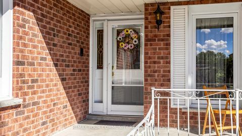 Photo 2 at 2 Janus Place, West Woodbridge, Vaughan