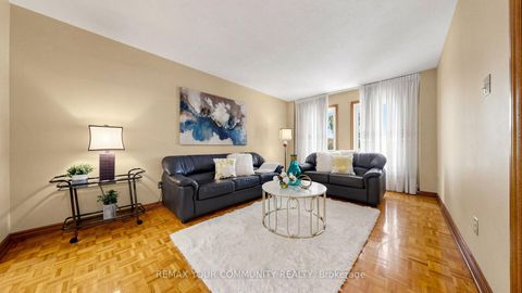 Photo 3 at 2 Janus Place, West Woodbridge, Vaughan