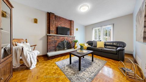 Photo 7 at 2 Janus Place, West Woodbridge, Vaughan
