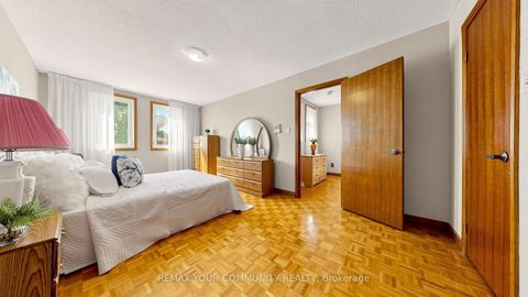 Photo 17 at 2 Janus Place, West Woodbridge, Vaughan