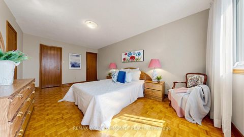 Photo 18 at 2 Janus Place, West Woodbridge, Vaughan