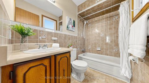 Photo 24 at 2 Janus Place, West Woodbridge, Vaughan