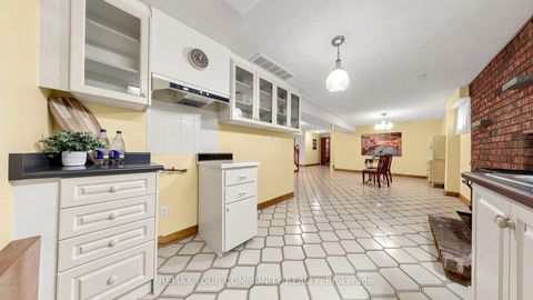 Photo 26 at 2 Janus Place, West Woodbridge, Vaughan
