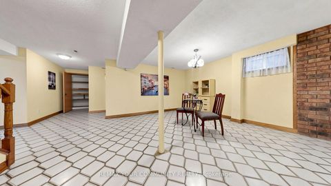 Photo 28 at 2 Janus Place, West Woodbridge, Vaughan