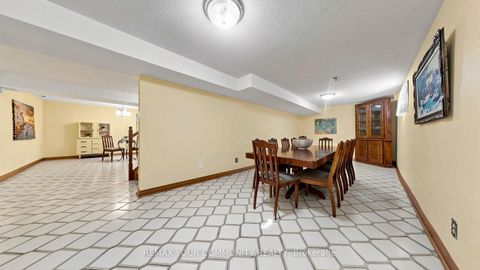 Photo 31 at 2 Janus Place, West Woodbridge, Vaughan