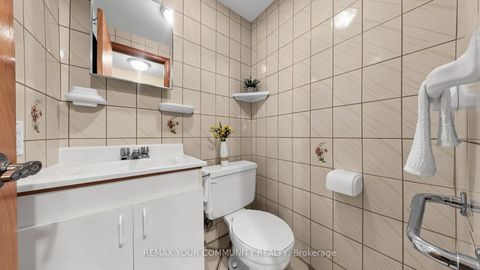 Photo 32 at 2 Janus Place, West Woodbridge, Vaughan