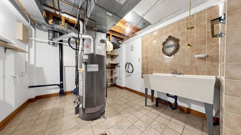 Photo 34 at 2 Janus Place, West Woodbridge, Vaughan