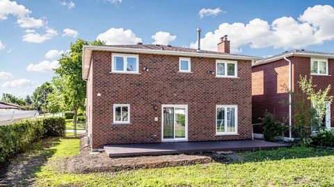 Photo 37 at 2 Janus Place, West Woodbridge, Vaughan