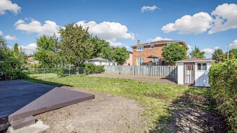 Photo 39 at 2 Janus Place, West Woodbridge, Vaughan