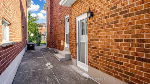 Photo 40 at 2 Janus Place, West Woodbridge, Vaughan