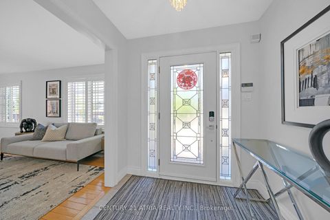 Photo 5 at 543 Queens Drive, Rustic, Toronto