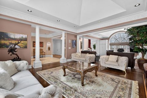 Photo 10 at 65 Offord Crescent, Bayview Southeast, Aurora