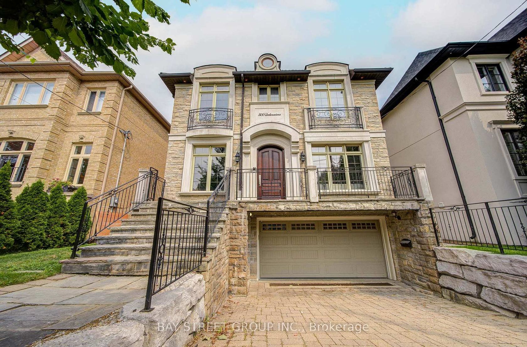 500 Deloraine Avenue, Nortown, Toronto 