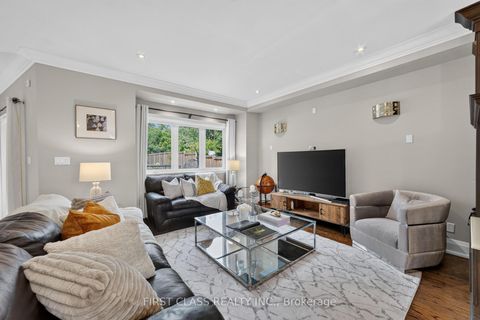 Photo 11 at 302 Brookside Road, Westbrook, Richmond Hill