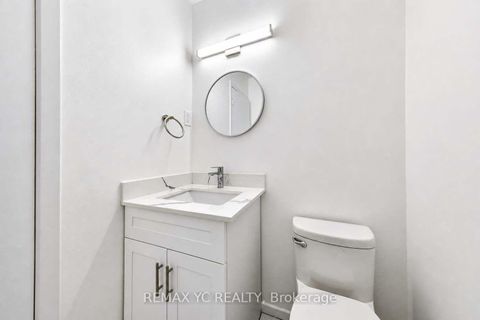 Photo 10 at 35 Kitsilano Crescent, North Richvale, Richmond Hill