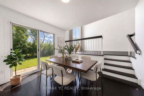 Photo 13 at 35 Kitsilano Crescent, North Richvale, Richmond Hill
