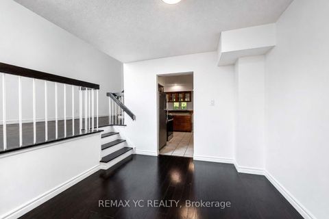 Photo 14 at 35 Kitsilano Crescent, North Richvale, Richmond Hill