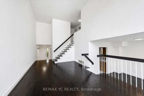 Photo 18 at 35 Kitsilano Crescent, North Richvale, Richmond Hill