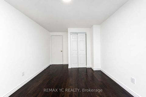 Photo 22 at 35 Kitsilano Crescent, North Richvale, Richmond Hill
