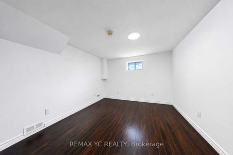Photo 29 at 35 Kitsilano Crescent, North Richvale, Richmond Hill