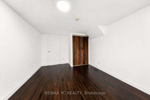 Photo 30 at 35 Kitsilano Crescent, North Richvale, Richmond Hill