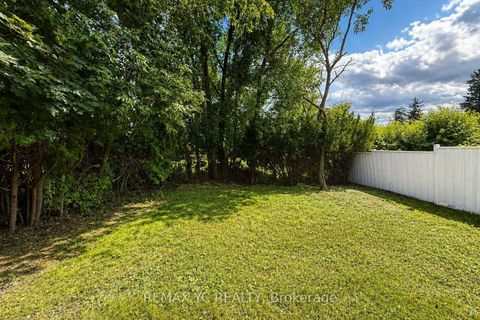 Photo 34 at 35 Kitsilano Crescent, North Richvale, Richmond Hill
