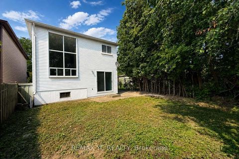 Photo 36 at 35 Kitsilano Crescent, North Richvale, Richmond Hill