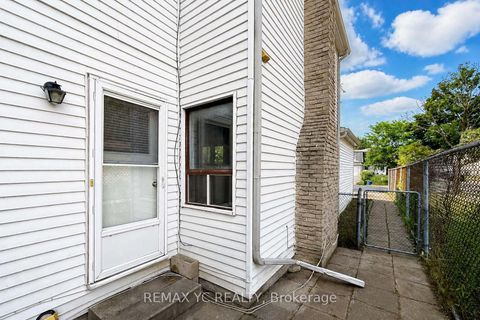 Photo 39 at 35 Kitsilano Crescent, North Richvale, Richmond Hill