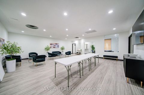 Photo 42 at 912 - 633 Bay Street, Bay Street Corridor, Toronto