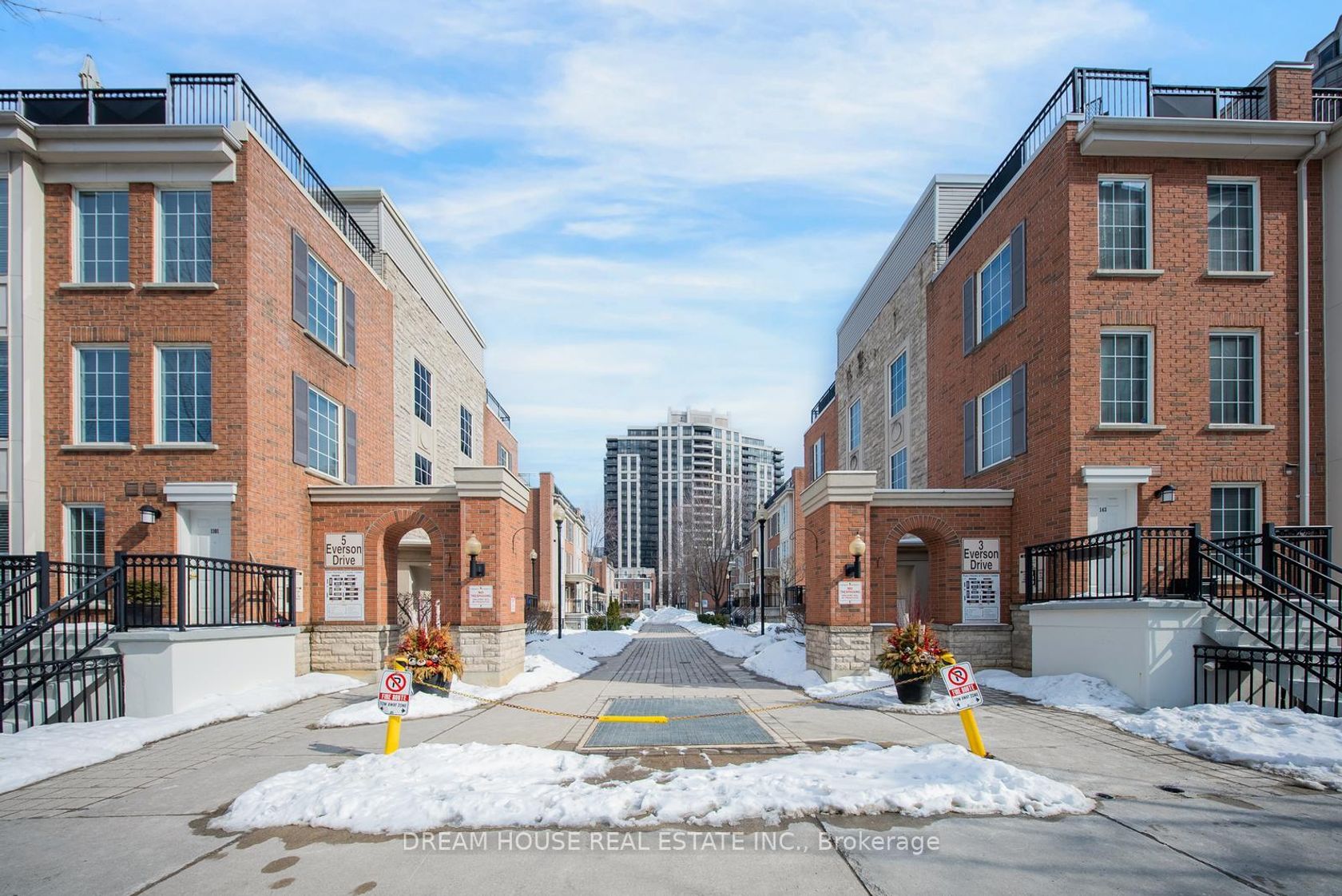 1008 - 5 Everson Drive, Willowdale East, Toronto 