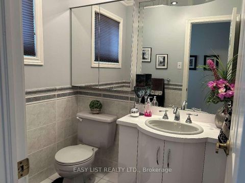Photo 3 at 14 Gas Light Crescent, East Woodbridge, Vaughan