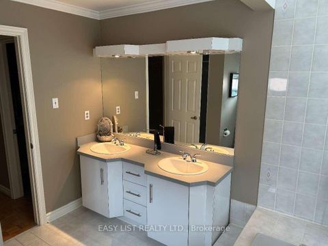 Photo 15 at 14 Gas Light Crescent, East Woodbridge, Vaughan