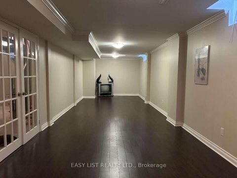 Photo 21 at 14 Gas Light Crescent, East Woodbridge, Vaughan