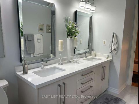 Photo 35 at 14 Gas Light Crescent, East Woodbridge, Vaughan