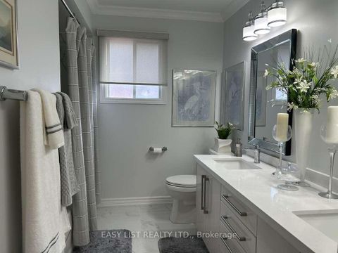 Photo 36 at 14 Gas Light Crescent, East Woodbridge, Vaughan