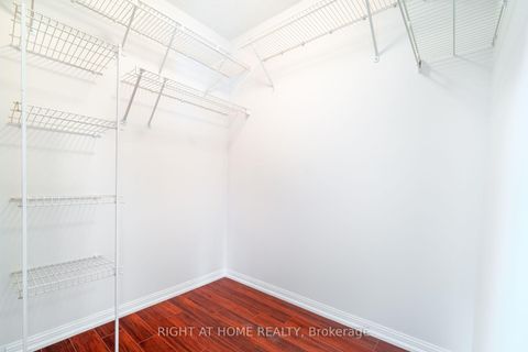Photo 7 at 220 Grandview Way, Willowdale East, Toronto