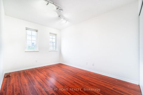 Photo 11 at 220 Grandview Way, Willowdale East, Toronto